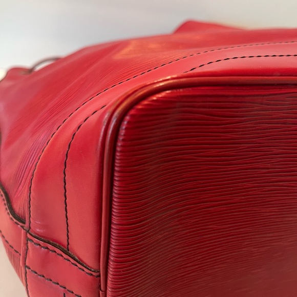 Louis Vuitton Epi Noe GM Leather Bucket Bag (large) Vintage & EUC (Authentic) - Picture 8 of 16